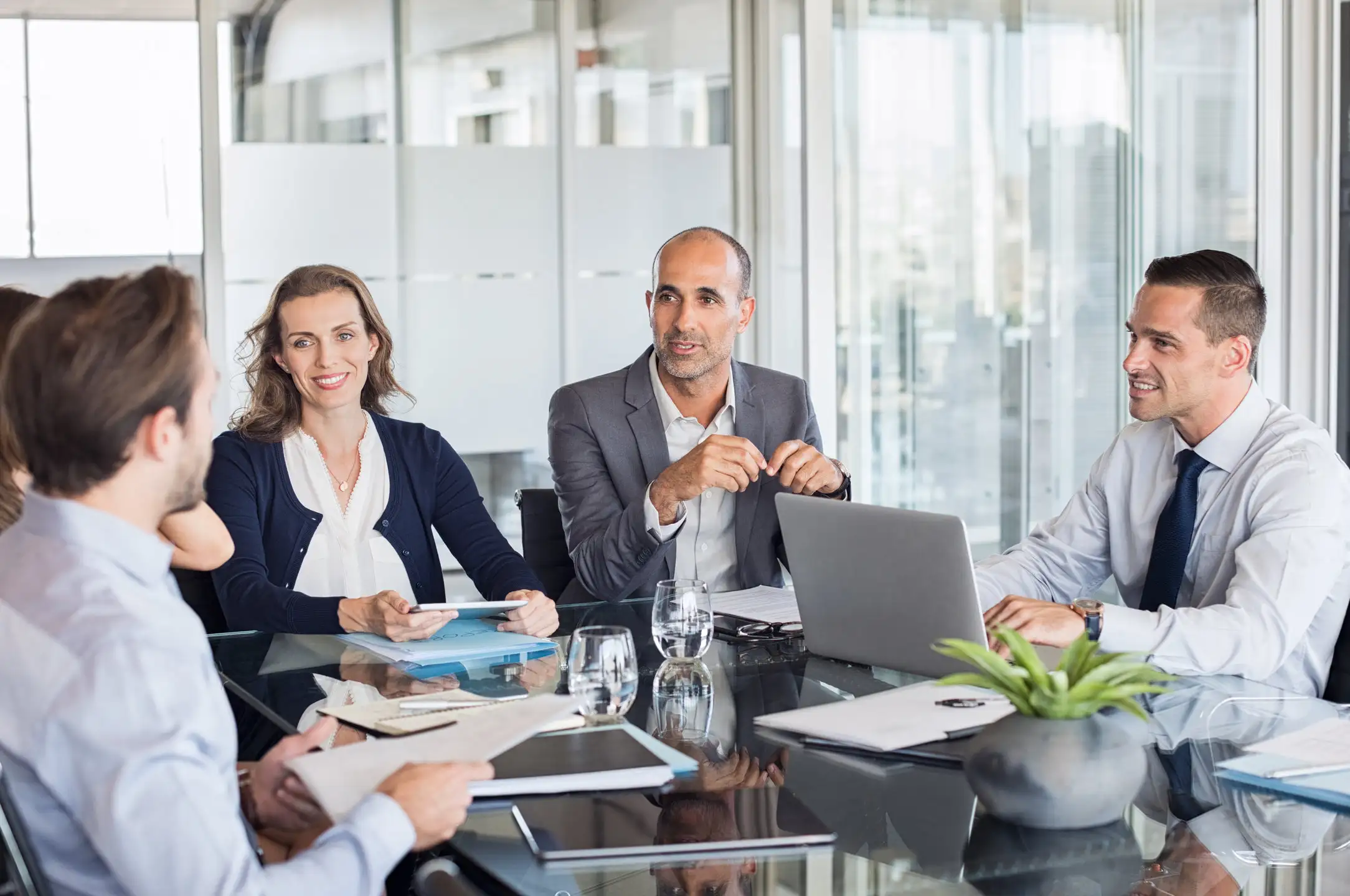 Teammeeting zur Bestimmung des personenabhängigen Anteils am ROI